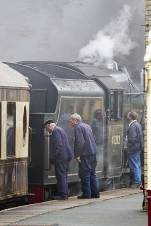 keighley station 8 sm.jpg
